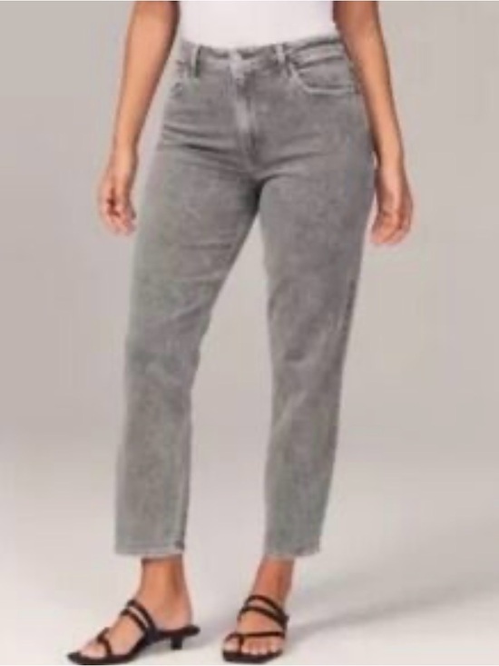 Abercrombie & Fitch Denim - Abercrombie & Fitch High-Rise Mom Jeans Curve Love 30 in Grey